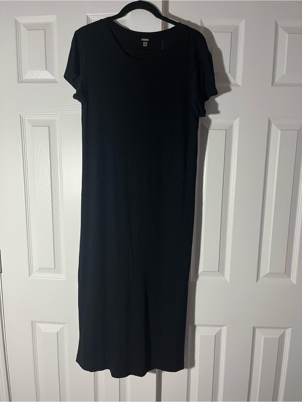 T Tahari Classic Black Short-Sleeve Midi Dress size M
